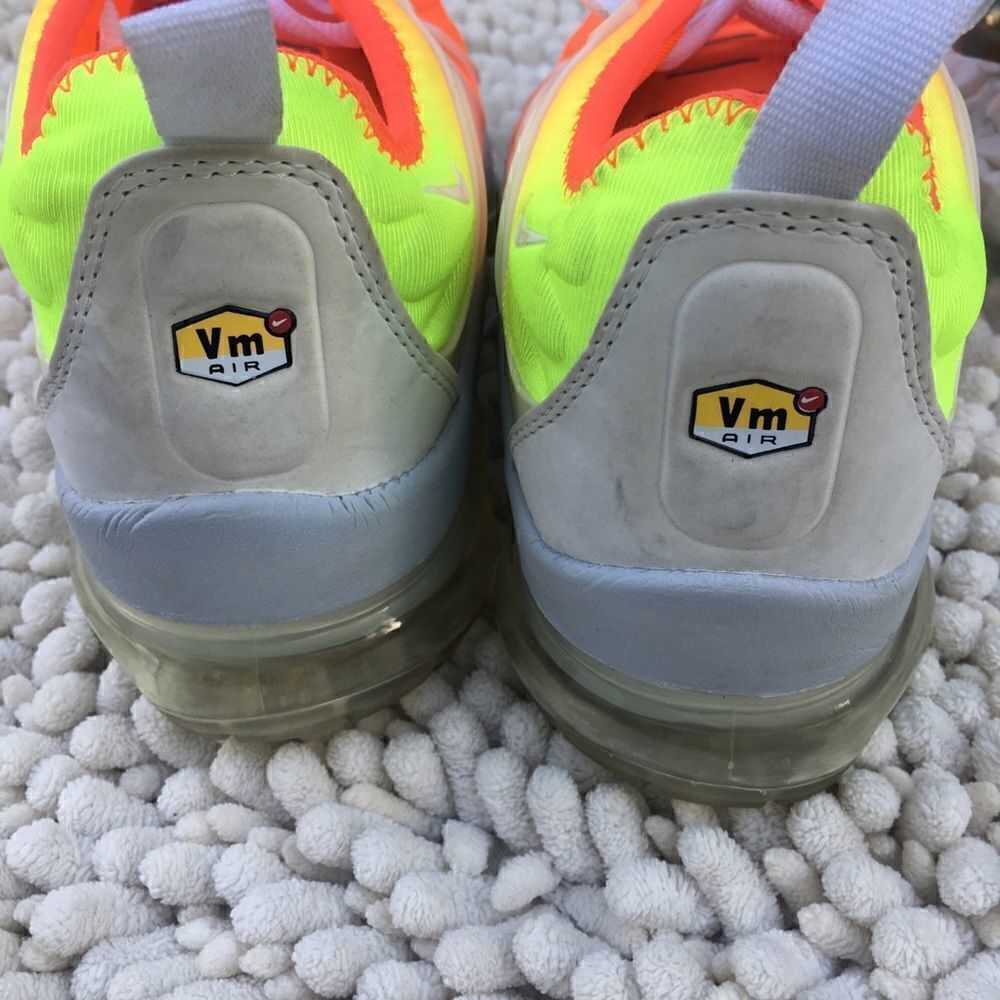 NIKE AIR VAPORMAX RUNNING SHOES 2017 - Picture 5 of 10